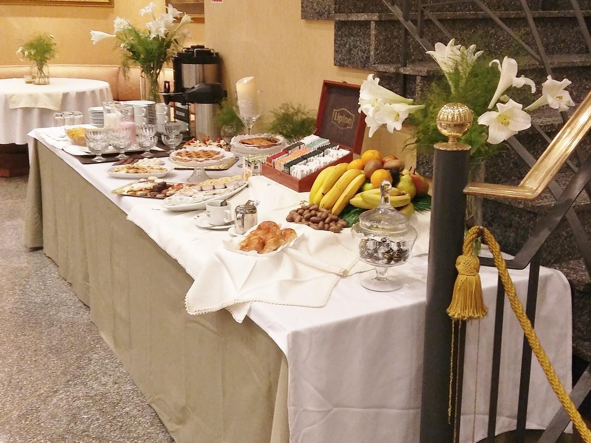 Hotel Irun Буенос Айрес Екстериор снимка