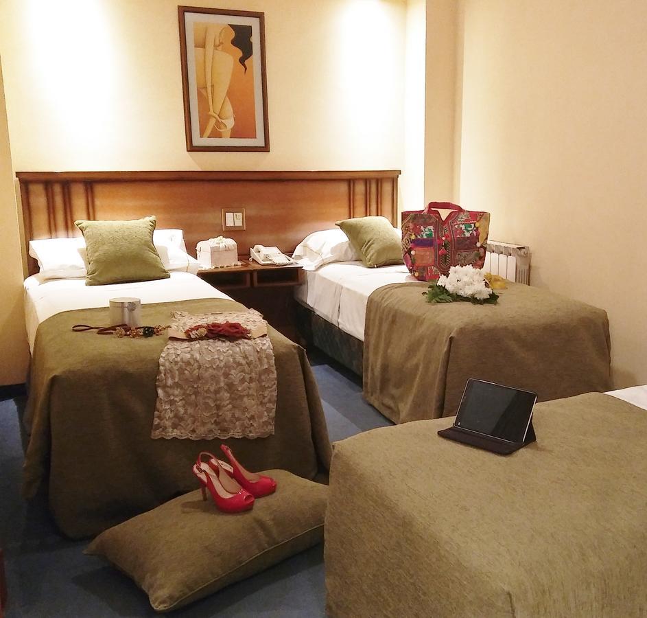 Hotel Irun Буенос Айрес Екстериор снимка
