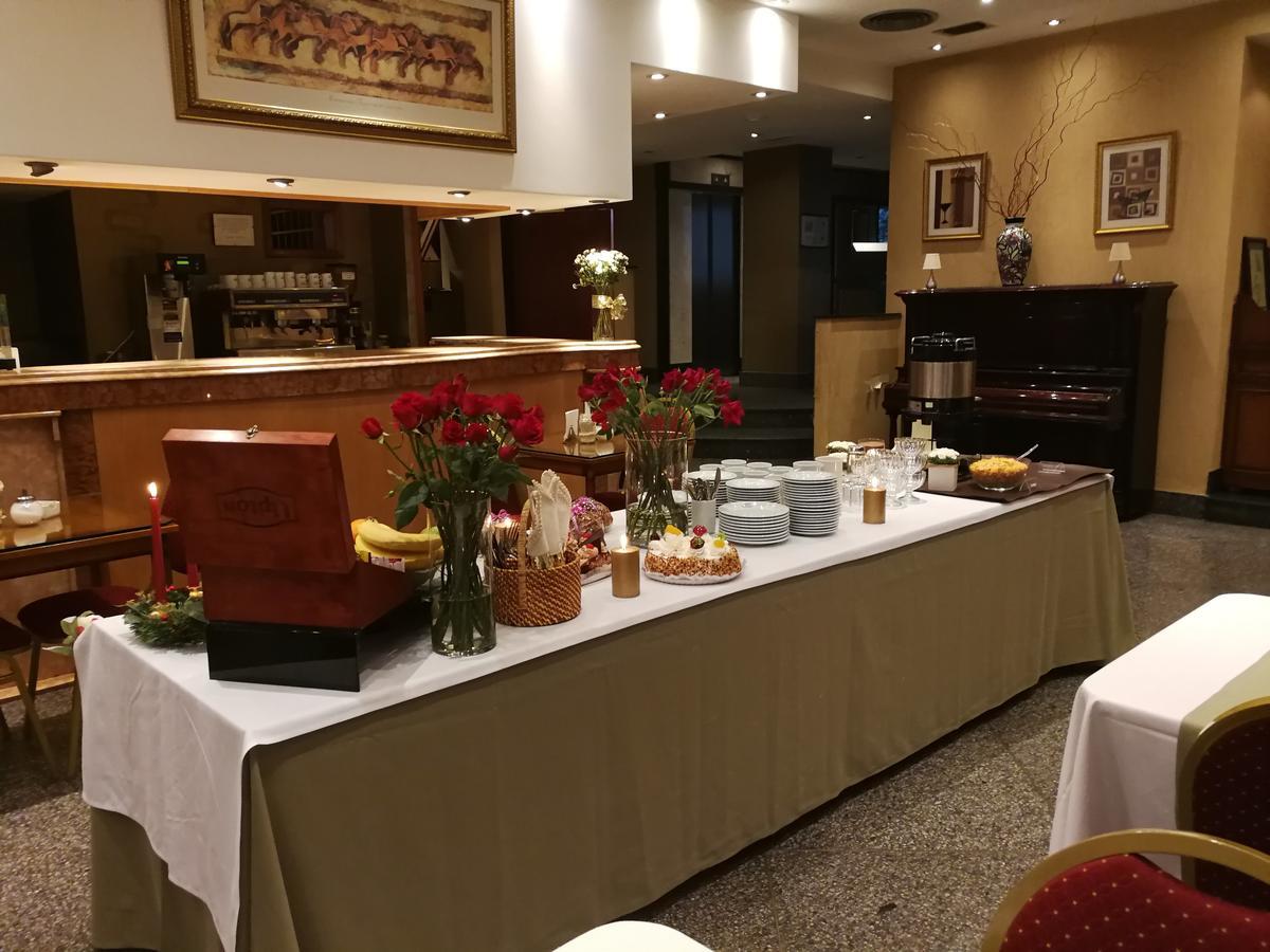 Hotel Irun Буенос Айрес Екстериор снимка